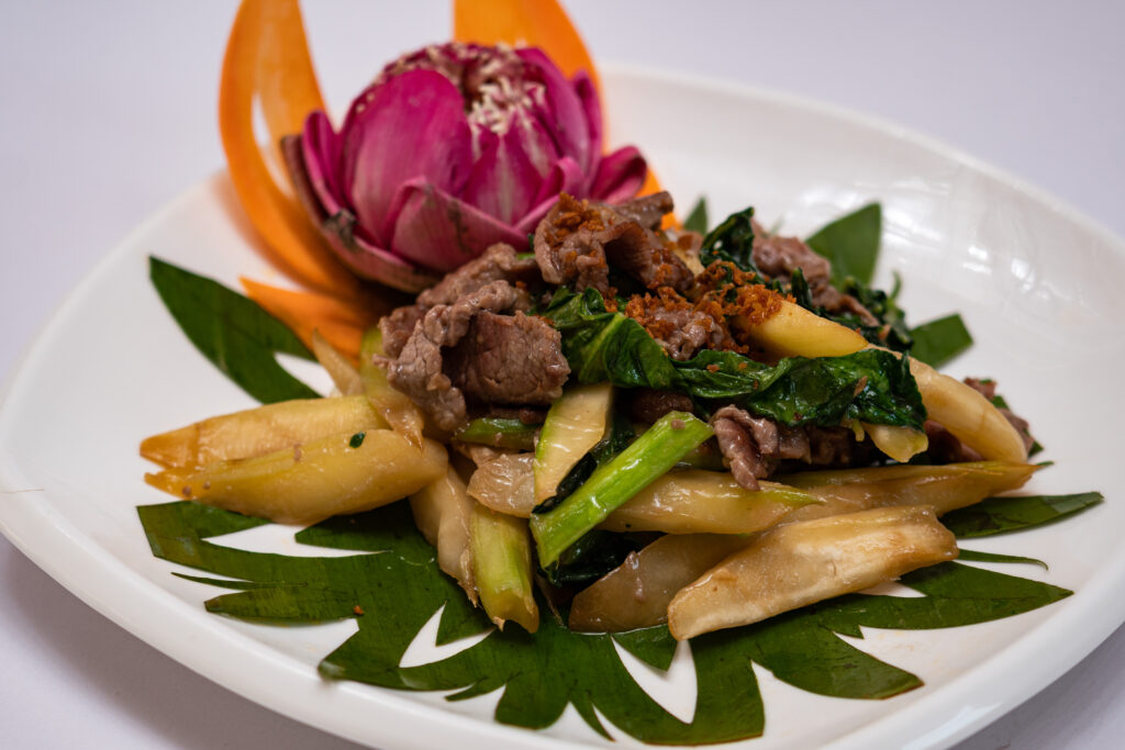 Char Douerm Khat Na Sach kor -Fried-kale-with-Beef-
