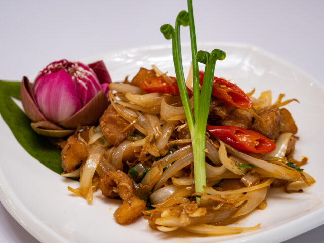 Char knhgey Sach Trey- Stir-Fried Ginger with Fish