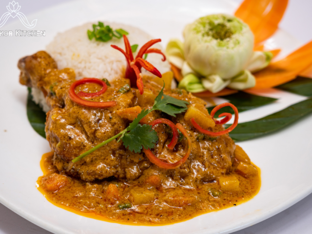 Plov Man Bom Pong – Chicken Leg with Curry Sauce
