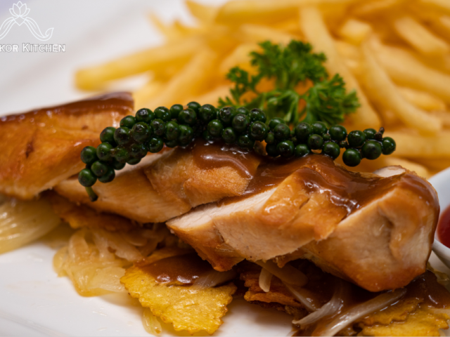 Trung Man  Chearn -GRILL CHICKEN BREAST WITH RED WINE SAUCE