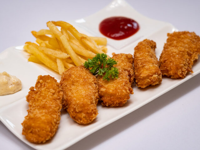 Trey Bom Phong MSou ​Fish​ &  Chip with- Ketchup and Mayonnaise